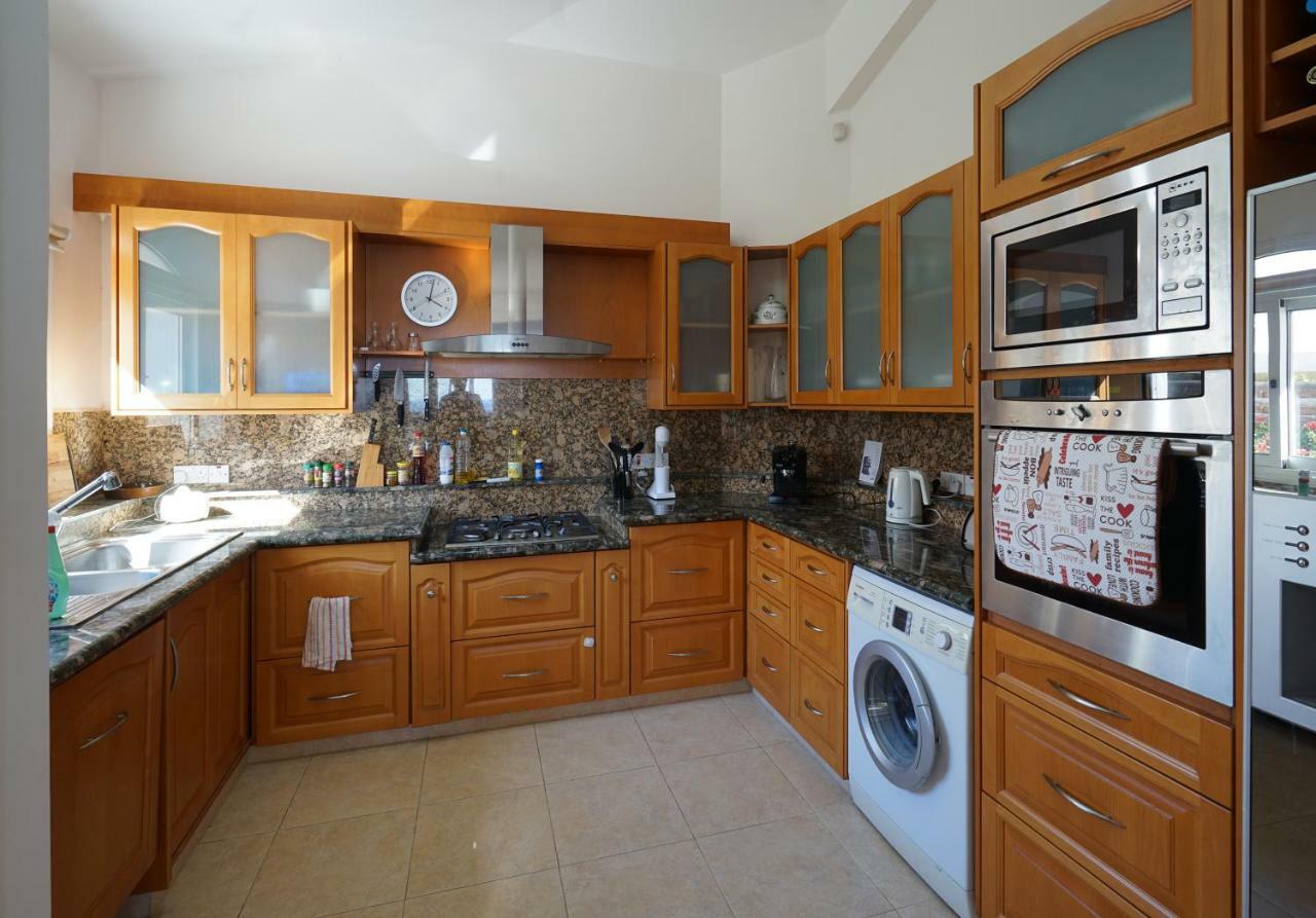 Unforgettable Family Escape - Cliffside Villa With Panoramic Sea Views And Kid-Friendly Private Pool 皮斯索里 外观 照片