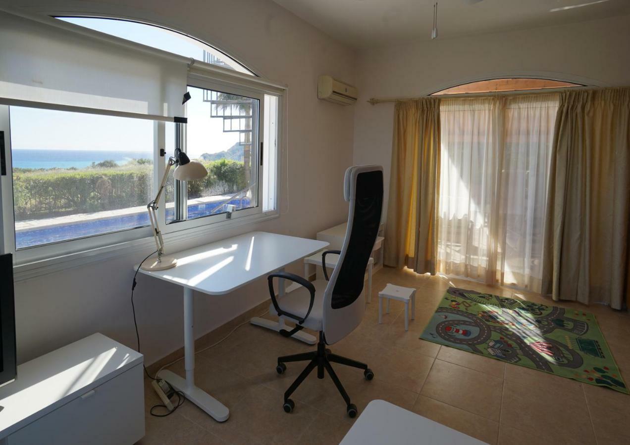 Unforgettable Family Escape - Cliffside Villa With Panoramic Sea Views And Kid-Friendly Private Pool 皮斯索里 外观 照片